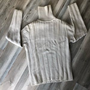 XS Gap Ivory Turtleneck